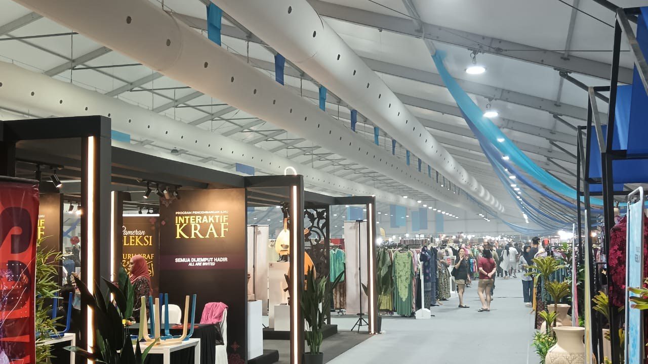 Festival Kraf Johor exhibition hall at Angsana Mall